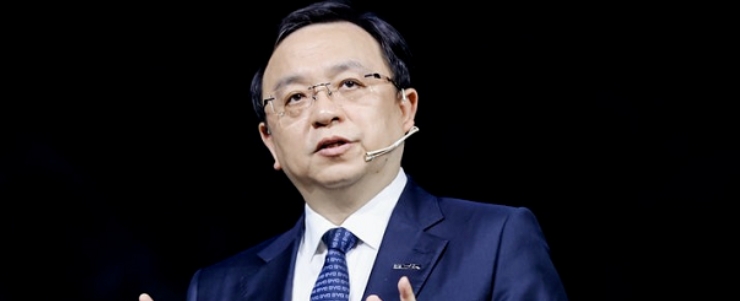 王傳福急了！比亞迪與特斯拉，只差一個(gè)自動駕駛