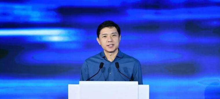Robin Li released Wenxin Grand Model 4.0 tool version