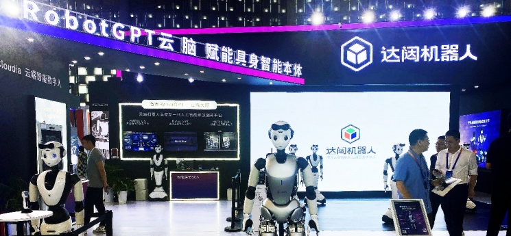 “十八金剛”之一！達(dá)闥人形機(jī)器人閃耀2024世界人工智能大會(huì)